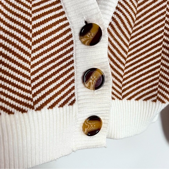 NEW Fashion Nova Brown White Cropped Cardigan Off Shoulder Sweater XS​ - Picture 3 of 15